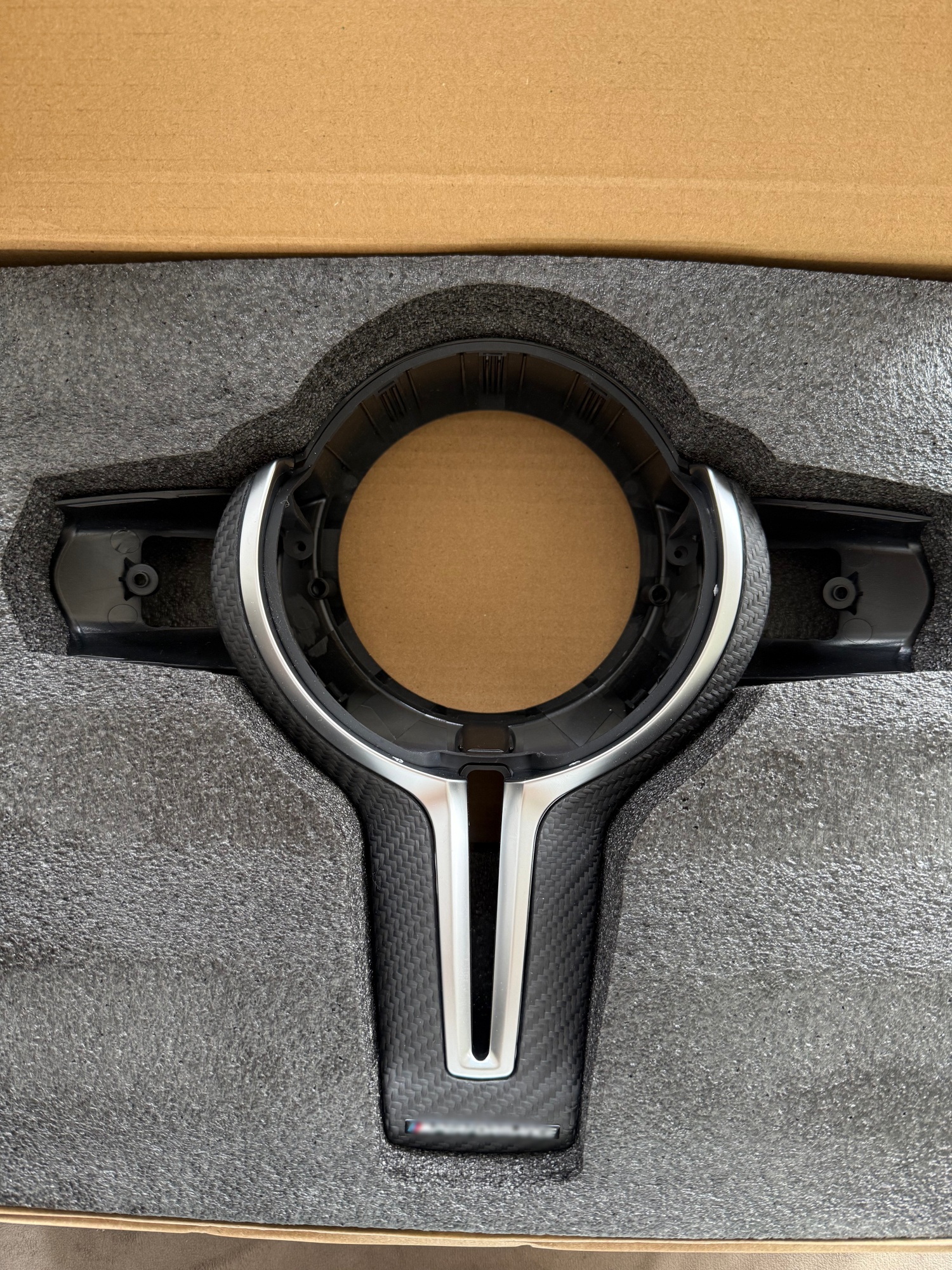 Steering Wheel Cover Plate Rea - огляд і ціна Crepe Pan Carbon